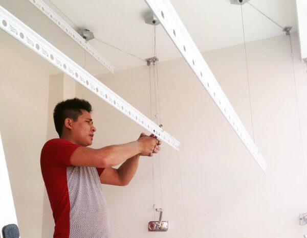 quy trình lắp giàn phơi chung cư khảo sát và chốt vị trí lắp đẹp thoáng